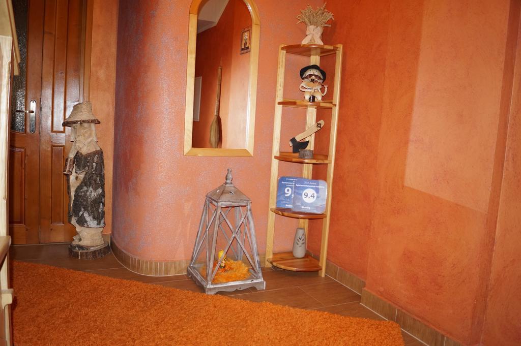 Apartamenty I Pokoje Rodzinne Czarna Gora Bagian luar foto