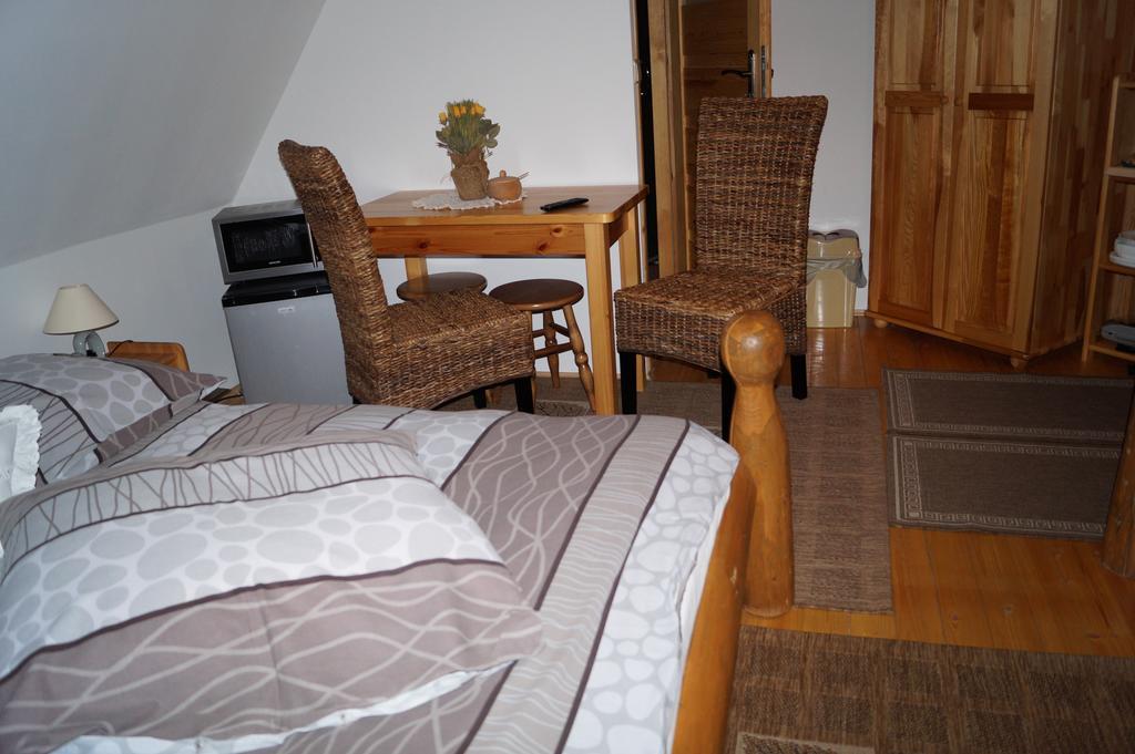 Apartamenty I Pokoje Rodzinne Czarna Gora Bagian luar foto