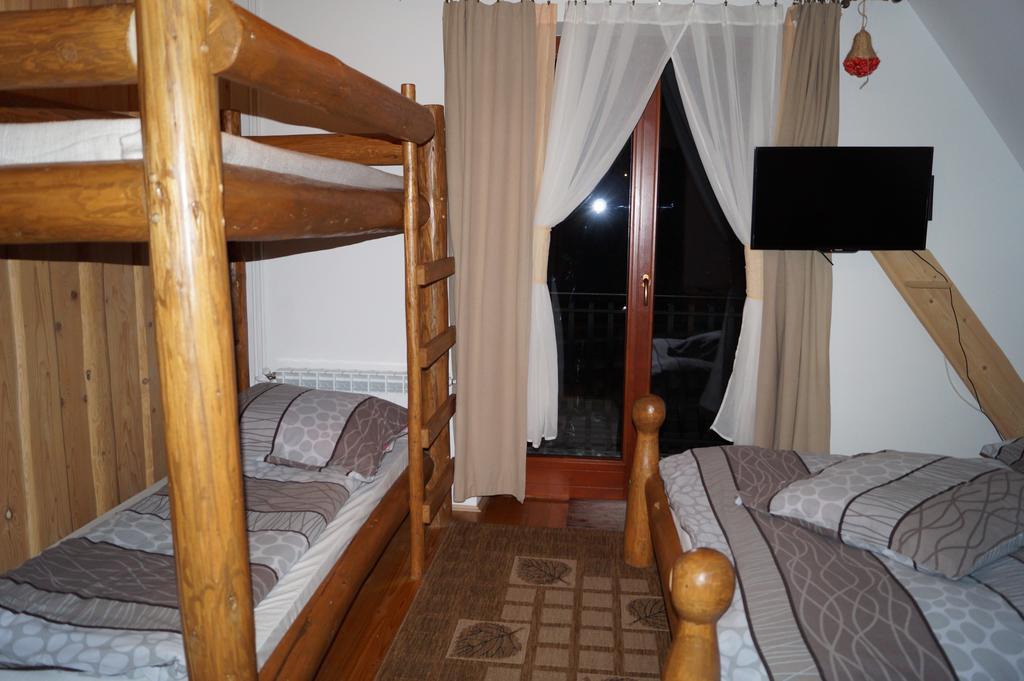 Apartamenty I Pokoje Rodzinne Czarna Gora Bagian luar foto