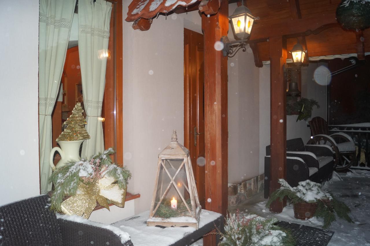 Apartamenty I Pokoje Rodzinne Czarna Gora Bagian luar foto