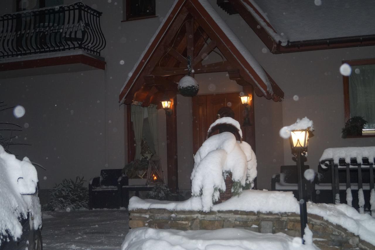Apartamenty I Pokoje Rodzinne Czarna Gora Bagian luar foto